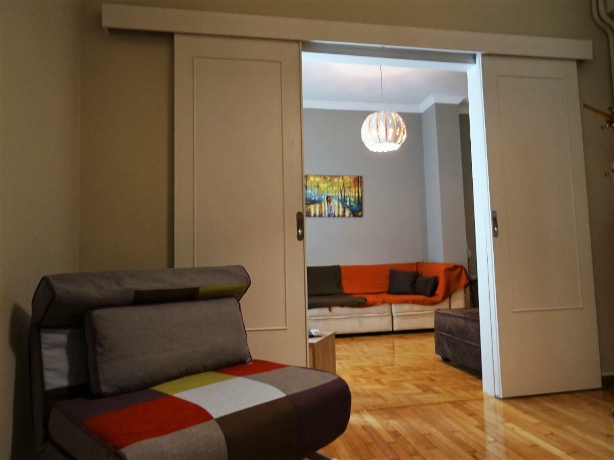 Chic Central Apartment In Evangelismos Metro Station Athen Eksteriør billede